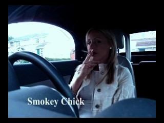 गर्म अंग्रेजी महिलाओं के धूम्रपान