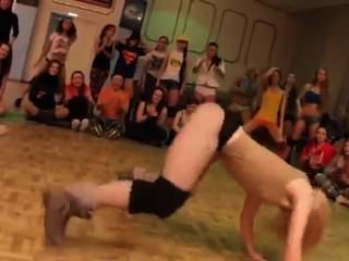 2014 सफेद लड़की Twerking प्रतियोगिता