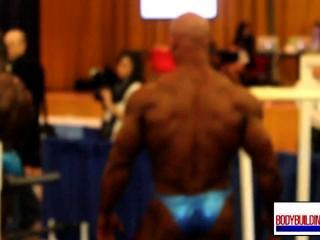 Musclebull बेन नीले चमकदार Posers मंच के पीछे