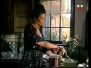 घर में अकेली बड़े स्तन गर्म महिला माँ रसोई पूरी वीडियो में खाना पकाने पर- Hotmoza.com